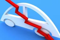 Mercato auto ottobre -5,6% e l'intero anno e' proiettato a perdere il 35%