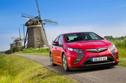 Opel Ampera compie 10 anni ed è stata la pioniera delle elettriche Opel