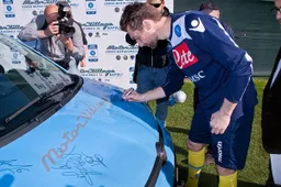 Fiat Motor Village e S.S.C. Napoli mettono all’asta una Fiat Panda per beneficenza