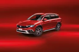 Nuova Fiat Tipo Hybrid 2022: prezzi, interni, motore ibrido, offerte