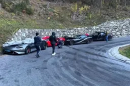 Tamponamento milionario: McLaren, Ferrari e Bentley distrutte in Austria