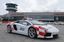 Lamborghini Aventador ‘’Follow Me’’ all’Aeroporto di Bologna