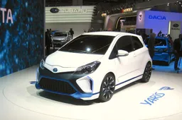 LIVE - TOYOTA YARIS HYBRID - R: DEBUTTA AL SALONE DI FRANCOFORTE 2013
