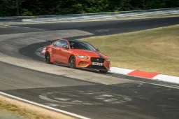 Jaguar XE SV Project 8 batte sé stessa al Nurburgring: ecco il giro record [VIDEO]