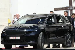 Skoda Enyaq iV l’auto elettrica scelta dal Papa per la visita in Slovacchia