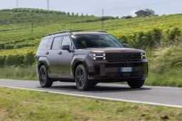 Prova su strada Hyundai Santa Fe: il SUV che è già un best buy. Info e prezzi