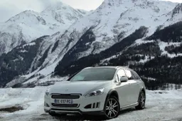 Peugeot HYbrid 4 e Grip Control: il test dell’inverno