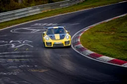 Porsche 911 GT2 RS: è suo il nuovo record al Nurburgring