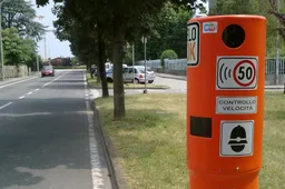 Gli autovelox arancioni sono finti? Non proprio, ecco come funzionano