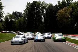 Carrera Cup Italia 2015: venti iscritti al via, si comincia il 30-31 maggio
