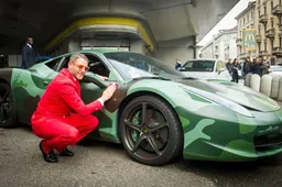 Lapo Elkann mette all’asta la sua Ferrari 458 Italia