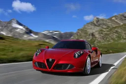 Chi ha comprato l’Alfa Romeo 4C ha fatto un affare: ecco quanto vale oggi