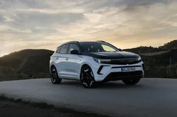Opel Grandland GSe: prova in anteprima, interni, motore, prezzo