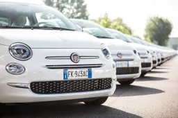 Fiat e Esselunga consegnano le 500 ai fortunati vincitori