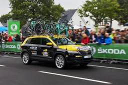 Skoda Karoq si svela in anteprima al Tour de France