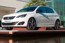 Peugeot GT Line: 308 e 508 vestono sportivo