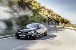 Nuova Mercedes-AMG C 43 4MATIC Coupé e Cabriolet: tutte le informazioni del nuovo modello