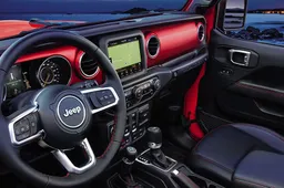 Nuova Jeep Wrangler 2018: la rivoluzione degli interni