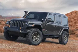Jeep J-Wagon: la concept car a suo agio su tutti i fondi