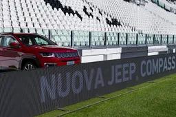 Una speciale Jeep Compass in campo con la Juventus