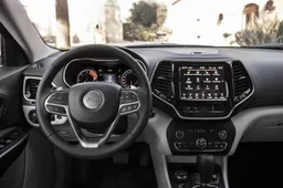 Interni Jeep Cherokee 2019: più attenzione alla qualità