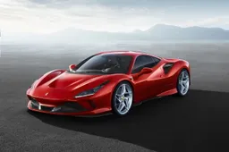 Ferrari F8 Tributo: l’ibrido può aspettare