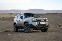 Toyota Land Cruiser si rinnova: arriva il primo Hybrid 48V, senza compromessi in offroad