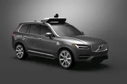 Volvo e Uber guardano alla guida autonoma