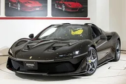 Uno dei 10 esemplari di Ferrari J50 è ora in vendita a Tokyo