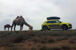 Avventura Gialla: da Milano a Pechino con una Citroen C4 Cactus. Il racconto dell'impresa