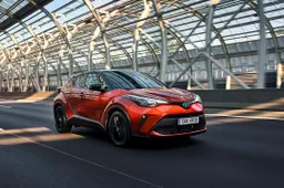 Promozione Toyota C-HR luglio 2021: fino a 5.500 euro di bonus