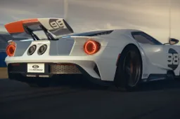 Ford GT Heritage Edition: livrea ispirata alla storica antenata