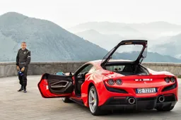 Barone e la Ferrari F8 scalano la panoramica di Maratea: è record