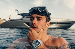 Formula 1: Leclerc si gode la pausa estiva sullo Yacht Riva