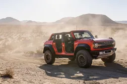 Presentato il nuovo Ford Bronco Raptor: 400 CV ed estetica dedicata