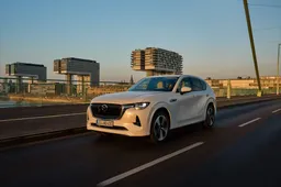 Mazda CX-60 Diesel, iniziano le prime consegne: ecco i prezzi