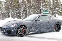 La Maserati GranTurismo 2022 scopre fanali e calandra [FOTO SPIA]
