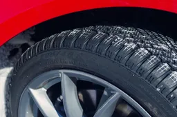 Usare le gomme invernali? I test di Assogomma tolgono ogni dubbio