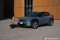 Prova Subaru Solterra: l'elettrica giapponese frenata da autonomia e ricarica lenta