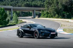 Toyota GR Supra 2025: debutto per la A90 Final Edition e la Lightweight EVO, le più estreme di sempre