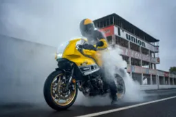 Yamaha XSR900 GP 2026: il ritorno del “King” in giallo
