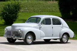Peugeot 203: l’iconica berlina a due volumi del Leone