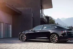 Tesla Model S da record: da 0 a 100 in 3 secondi