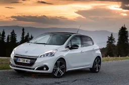 Peugeot 208: continua il successo della piccola francese