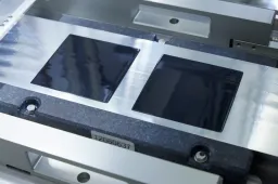 Batterie allo stato solido per auto elettriche: il Sacro Graal dell’efficienza