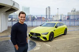 Roger Federer si ritira e Mercedes-AMG gli regala una one-off