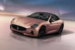 Maserati GranCabrio Folgore: arriva l'elettrica con tre motori, inizia una nuova era