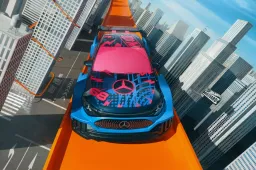 Sembra un giocattolo, ma è una vera Mercedes: la CLA diventa una Hot Wheels a grandezza naturale