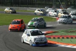 Motor Show Bologna 2012: Abarth presente con Make it Your Race