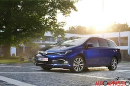 Nuova Toyota Auris e Auris Touring Sports MY15 | Prova in anteprima